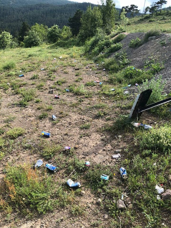 Kavacık Köyü Kavşağında içler acısı görüntü: Piknikçilerin çöpten eseri!