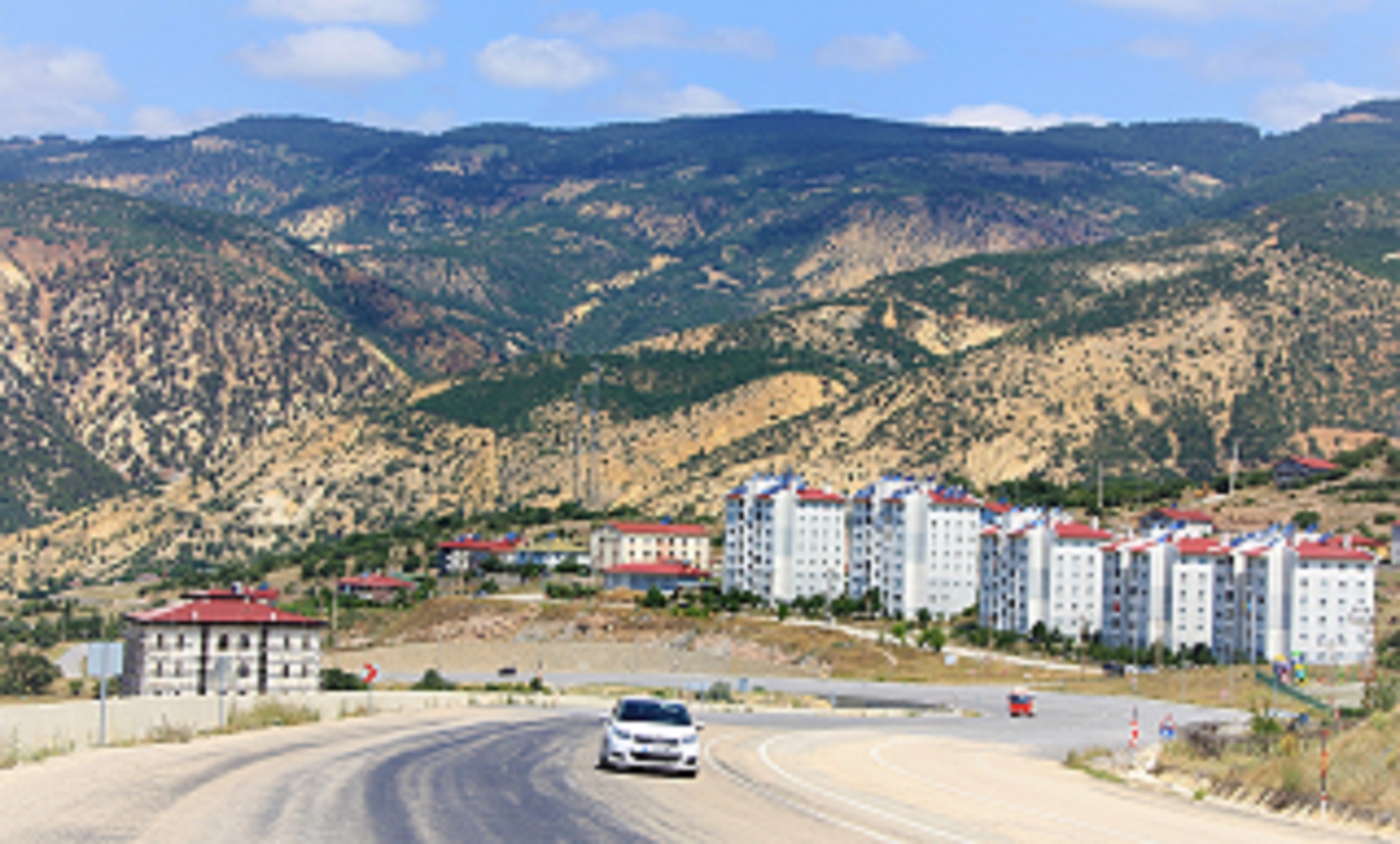 Koyulhisar Öğretmen Evi’nin inşaatı tam gaz!