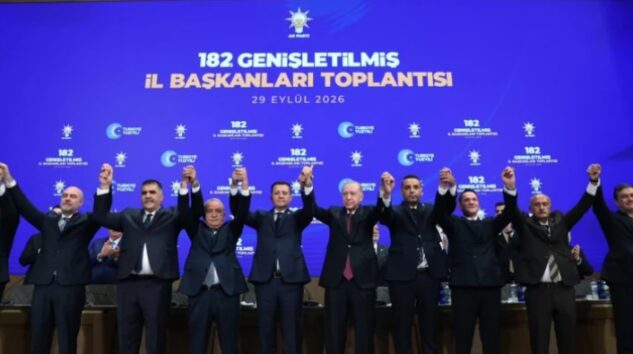Dokuz belediye başkanı AKP’ye katıldı